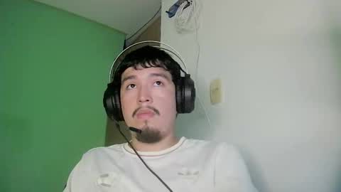 Snapshot of davidlasecuela chatting on 14, 2, 2026 DavidSkinny online show from 14, 2, 2026