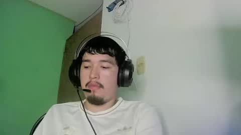 Snapshot of davidlasecuela chatting on 15, 2, 2026 DavidSkinny online show from 15, 2, 2026