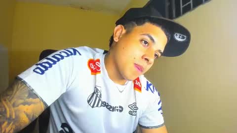 Snapshot of davidlenonn_ chatting on 9, 10, 2025 Lennon online show from 9, 10, 2025