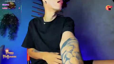 Snapshot of daviid_huge chatting on 23, 10, 2025 daviid_huge online show from 23, 10, 2025