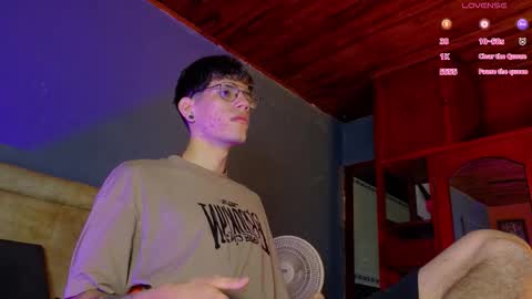 Snapshot of daviid_huge chatting on 11, 11, 2025 daviid_huge online show from 11, 11, 2025