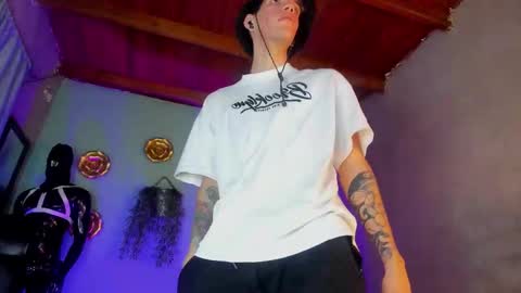 Snapshot of daviid_huge chatting on 14, 12, 2025 daviid_huge online show from 14, 12, 2025