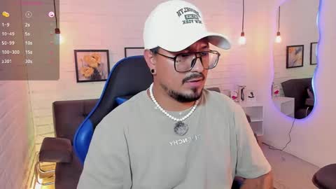 Snapshot of daviidevans chatting on 15, 9, 2025 David Evans online show from 15, 9, 2025