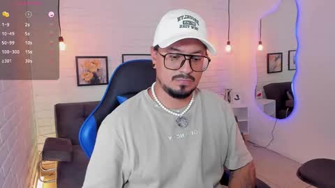 Snapshot of daviidevans chatting on 16, 9, 2025 David Evans online show from 16, 9, 2025