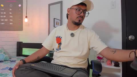 Snapshot of daviidevans chatting on 11, 10, 2025 David Evans online show from 11, 10, 2025