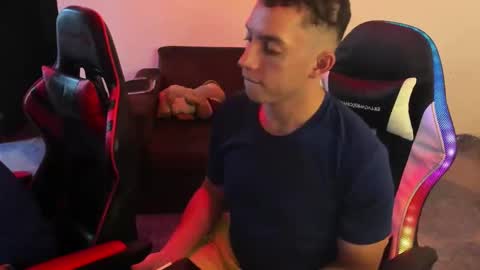 Snapshot of davinson_01 chatting on 1, 4, 2026 Davinson online show from 1, 4, 2026