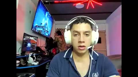 Snapshot of davinson_01 chatting on 13, 4, 2026 Davinson online show from 13, 4, 2026