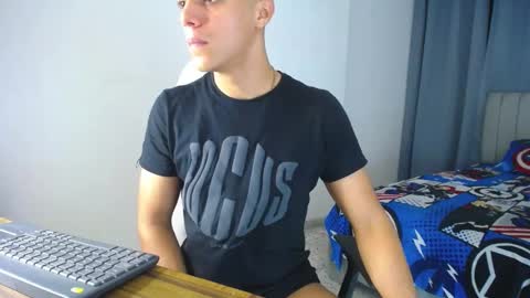 Snapshot of davisito7 chatting on 14, 12, 2024 David Angel online show from 14, 12, 2024