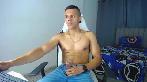 Snapshot of davisito7 chatting on 14, 2, 2025 David Angel online show from 14, 2, 2025