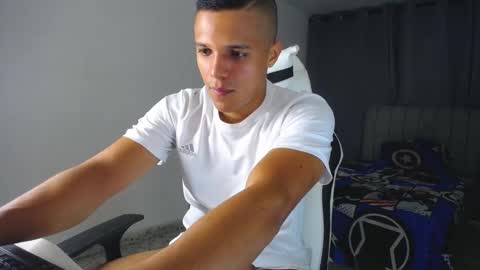 Snapshot of davisito7 chatting on 12, 3, 2025 David Angel online show from 12, 3, 2025