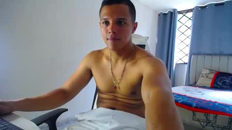 Snapshot of davisito7 chatting on 4, 2, 2026 David Angel online show from 4, 2, 2026