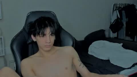 Snapshot of davisross chatting on 27, 12, 2024 davis online show from 27, 12, 2024