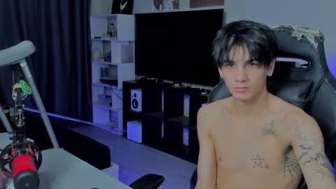 Snapshot of davisross chatting on 19, 9, 2025 davis online show from 19, 9, 2025