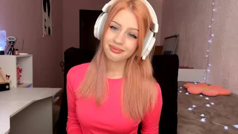 Snapshot of dawnawiand chatting on 23, 4, 2026 Mili online show from 23, 4, 2026