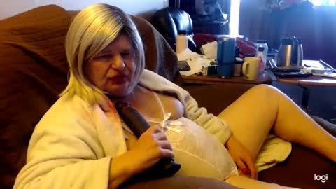 dawndoesall online show from 8, 3, 2025