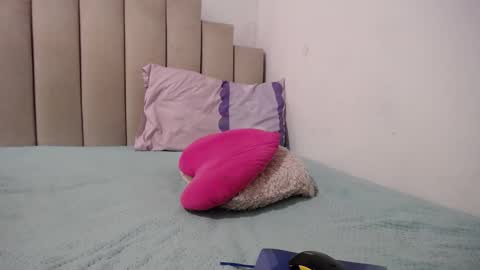 Snapshot of dayanats15 chatting on 8, 4, 2026 instagram catherin dayana reina online show from 8, 4, 2026