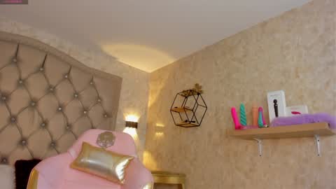 DAYRA ANGELS online show from 9, 1, 2025