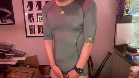 Snapshot of dazhunguncut chatting on 16, 6, 2026 Fit Daddy online show from 16, 6, 2026