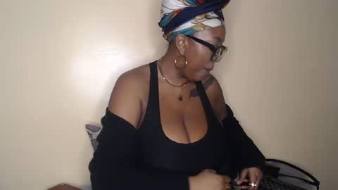 Duchess Coco - Coco Puffs online show from 26, 1, 2025