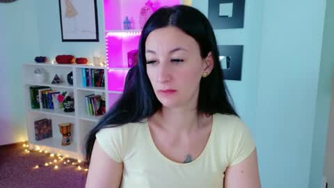 Snapshot of dd__shari chatting on 25, 4, 2026 Shari online show from 25, 4, 2026