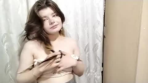 Snapshot of deannemillener chatting on 19, 4, 2026 Camille online show from 19, 4, 2026