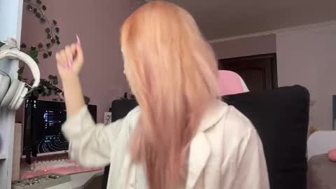 Snapshot of deannmagnie chatting on 26, 4, 2026 Maggie online show from 26, 4, 2026