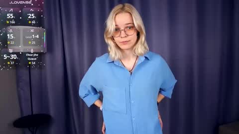 Snapshot of deannmaslen chatting on 25, 10, 2025 Charlie 18yo online show from 25, 10, 2025