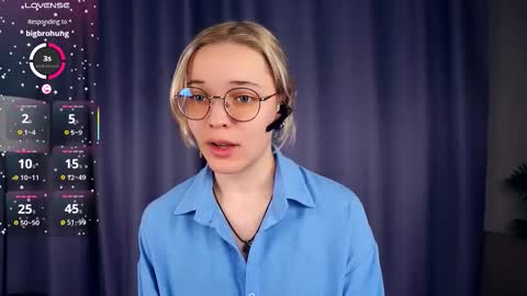 Snapshot of deannmaslen chatting on 26, 10, 2025 Charlie 18yo online show from 26, 10, 2025