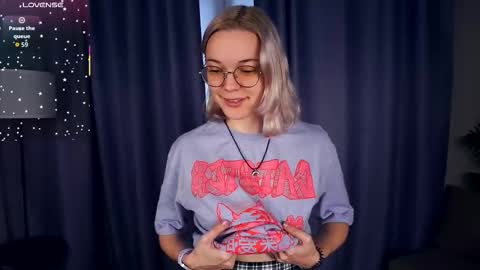 Snapshot of deannmaslen chatting on 28, 10, 2025 Charlie 18yo online show from 28, 10, 2025