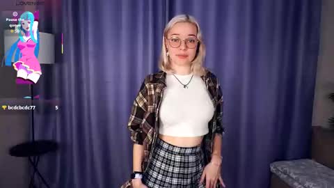 Snapshot of deannmaslen chatting on 23, 11, 2025 Charlie 18yo online show from 23, 11, 2025