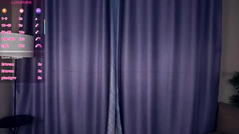 Snapshot of deannmaslen chatting on 26, 11, 2025 Charlie 18yo online show from 26, 11, 2025