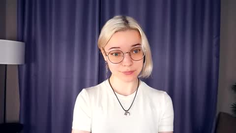 Snapshot of deannmaslen chatting on 28, 11, 2025 Charlie 18yo online show from 28, 11, 2025