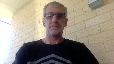 deanofflove2210 online show from 6, 2, 2025