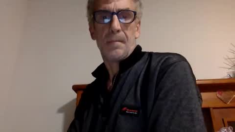 deanofflove2210 online show from 10, 3, 2025