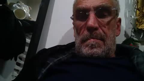 deanofflove2210 online show from 21, 7, 2026