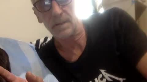 deanofflove221000 online show from 8, 11, 2025