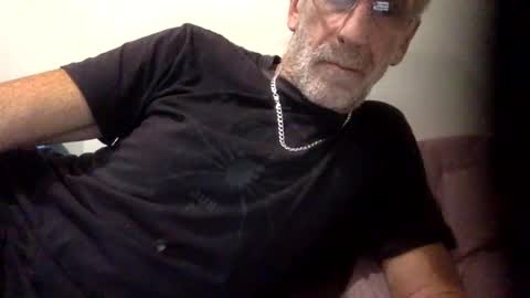 Snapshot of deanofflove221000 chatting on 17, 3, 2026 deanofflove221000 online show from 17, 3, 2026