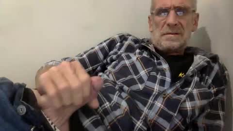 Snapshot of deanofflove221000 chatting on 3, 4, 2026 deanofflove221000 online show from 3, 4, 2026