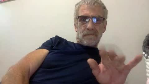 deanofflove221000 online show from 10, 5, 2026