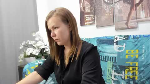 Snapshot of dear_hollyy chatting on 13, 5, 2026 Holly online show from 13, 5, 2026