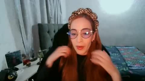 Snapshot of dear_juliet chatting on 16, 12, 2025 Juliet online show from 16, 12, 2025