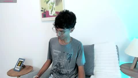 Snapshot of dear_teven chatting on 30, 4, 2026 Teven online show from 30, 4, 2026