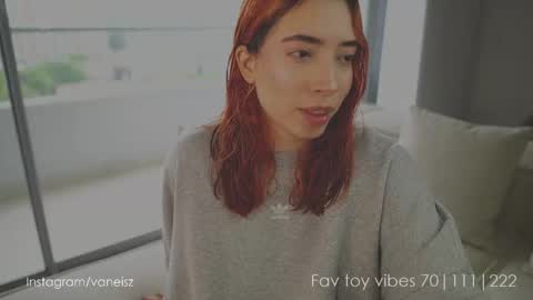 Snapshot of dearnina chatting on 30, 9, 2025 NINA   30OFF online show from 30, 9, 2025