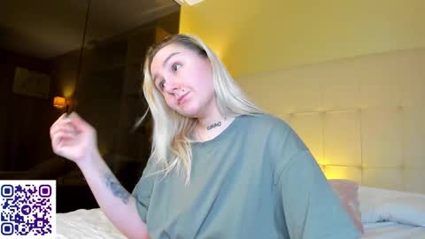 Debbie Mon Tue Fri Sun Sat GMT 3 1000am - 0400pm  online show from 15, 11, 2025