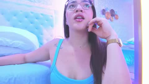 Snapshot of debora_scoot chatting on 8, 11, 2025 Debora online show from 8, 11, 2025