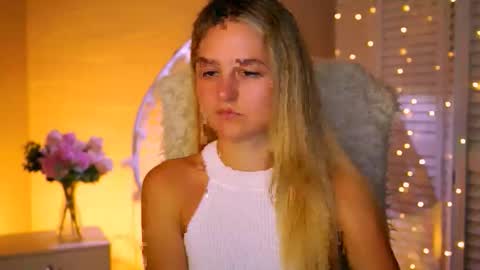 Snapshot of deboralarson chatting on 9, 11, 2025 Debora online show from 9, 11, 2025