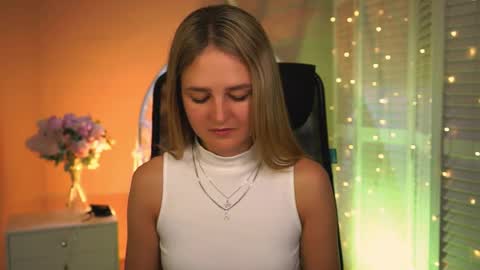 Snapshot of deboralarson chatting on 6, 4, 2026 Debora online show from 6, 4, 2026