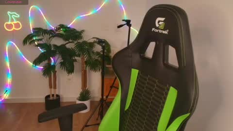 Snapshot of debra_foxx chatting on 16, 4, 2026 Debra online show from 16, 4, 2026