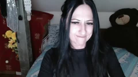 Snapshot of debramilf chatting on 20, 4, 2026 DebraMilf online show from 20, 4, 2026