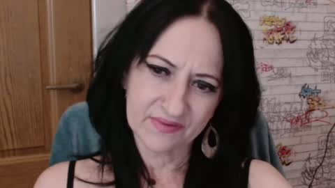 Snapshot of debramilf chatting on 5, 7, 2026 DebraMilf online show from 5, 7, 2026